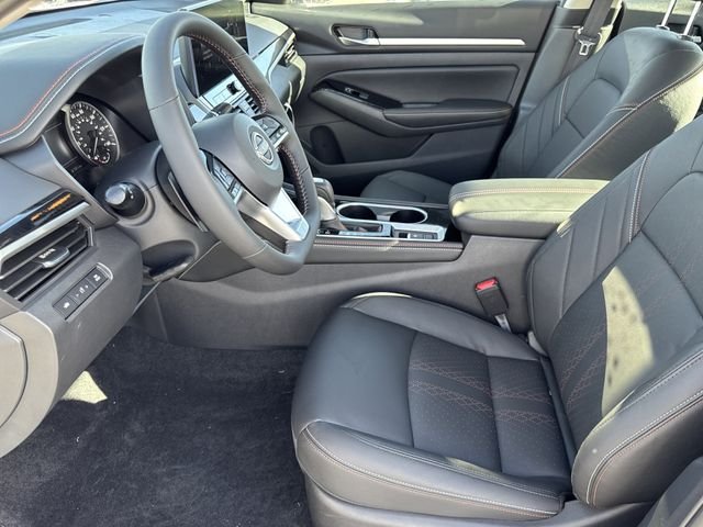 New 2025 Pearl White TriCoat Nissan 2.5 SR image 12