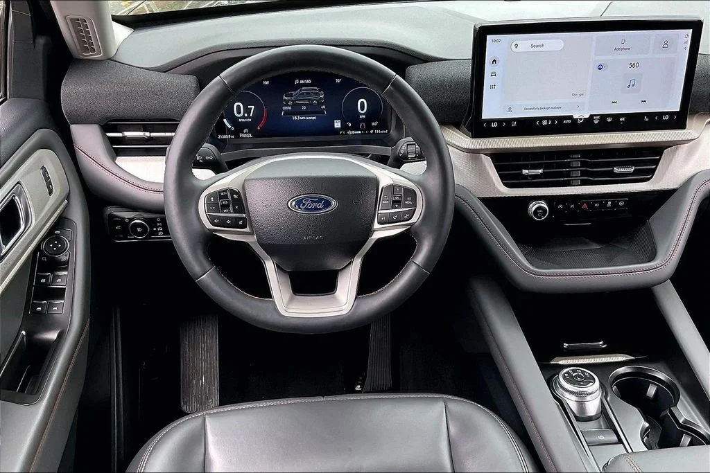 Used 2025 Black Metallic Ford Active image 4