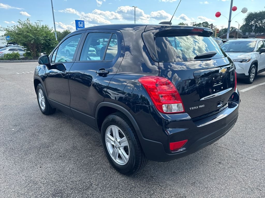 Used 2021 Blue Chevrolet LS image 5