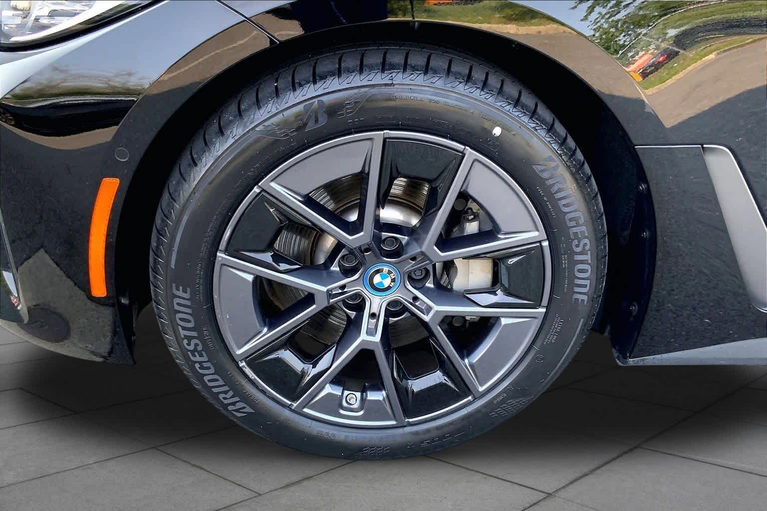 Used 2023 Jet Black BMW eDrive40 image 10