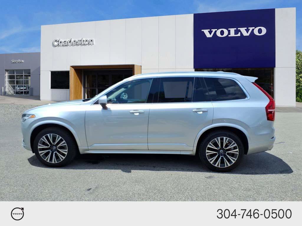 Used 2021 Bright Silver Metallic Volvo Momentum image 6