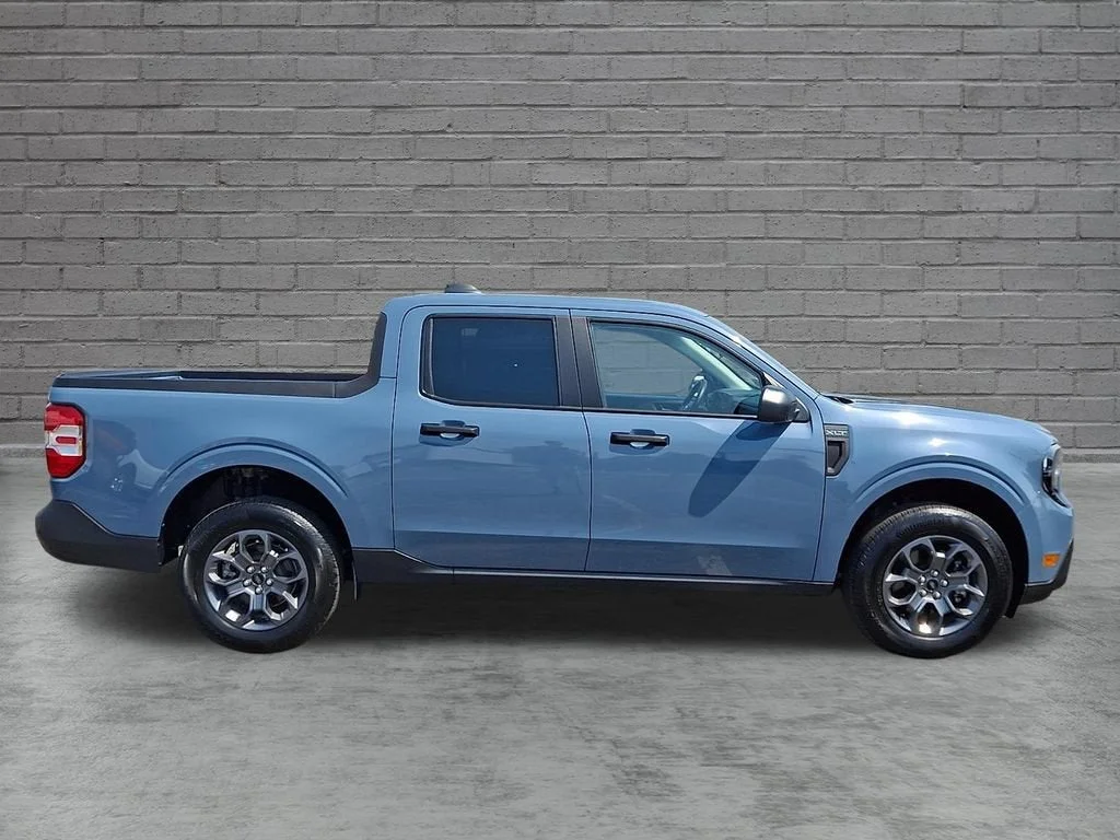 Used 2025 Gray Ford XLT image 42