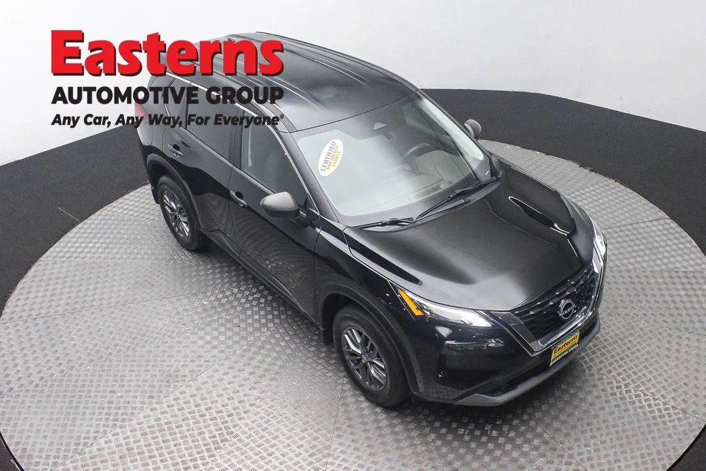 Used 2023 Black Nissan S image 3
