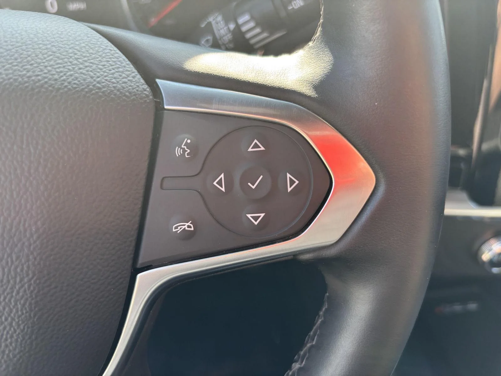 Used 2023 Mosaic Black Metallic Chevrolet LT Cloth image 22