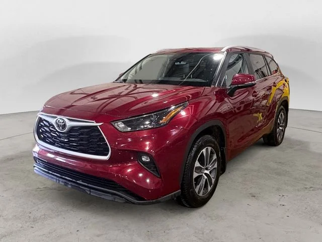 2024 Toyota Highlander XLE AWD's photo