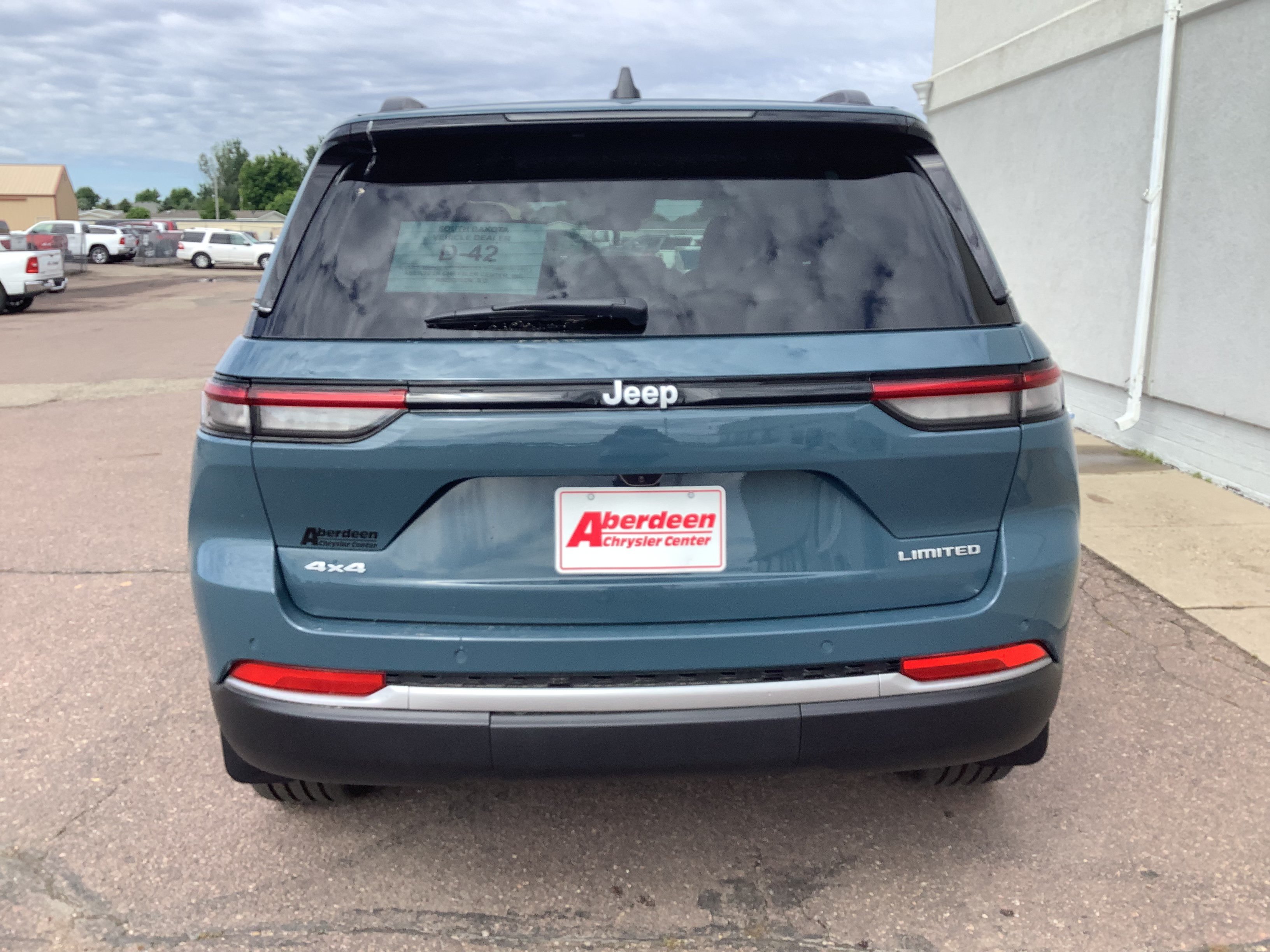 New 2026 Steel Blue Exterior Paint Jeep Limited image 5
