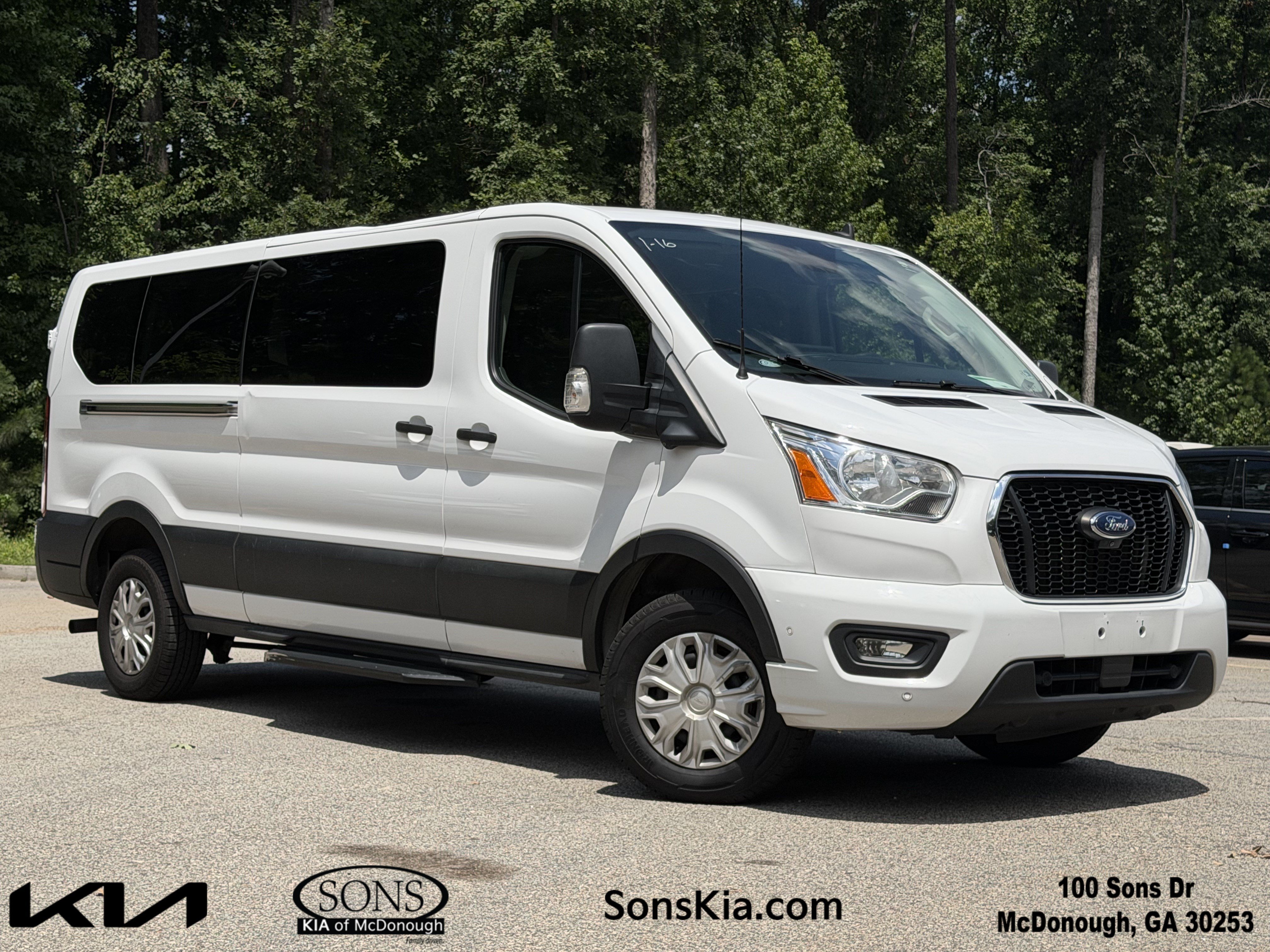 Used 2022 Oxford White Ford XLT image 1