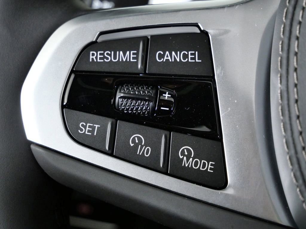 Used 2026 Dravit Grey Metallic BMW xDrive40i image 42