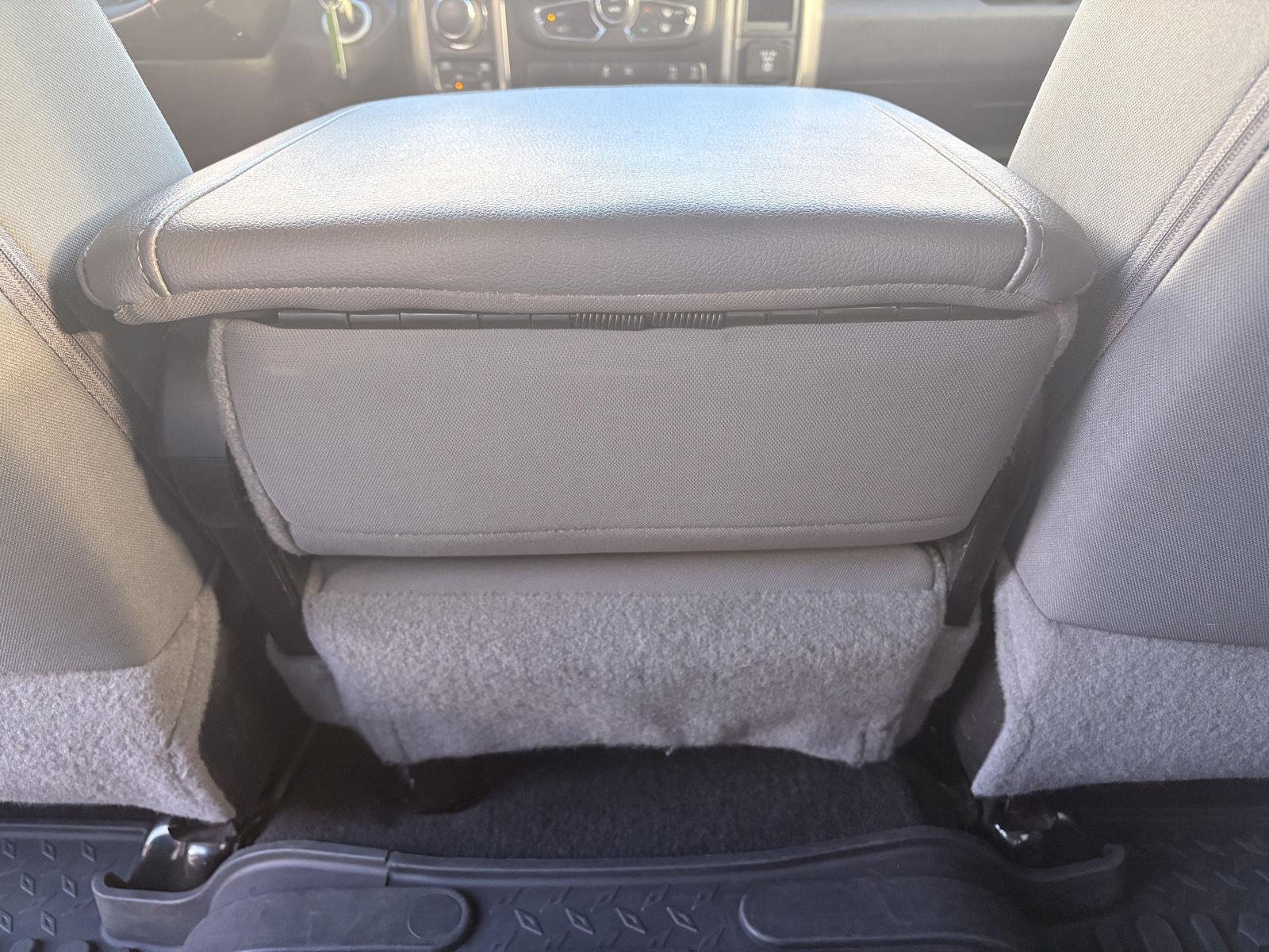 Used 2018 True Blue Pearlcoat Ram Big Horn image 10