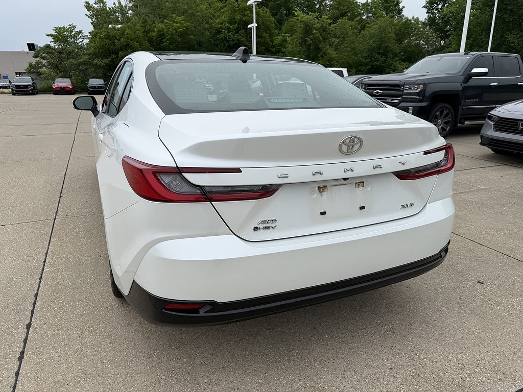 Used 2025 Wind Chill Pearl Toyota XLE image 5