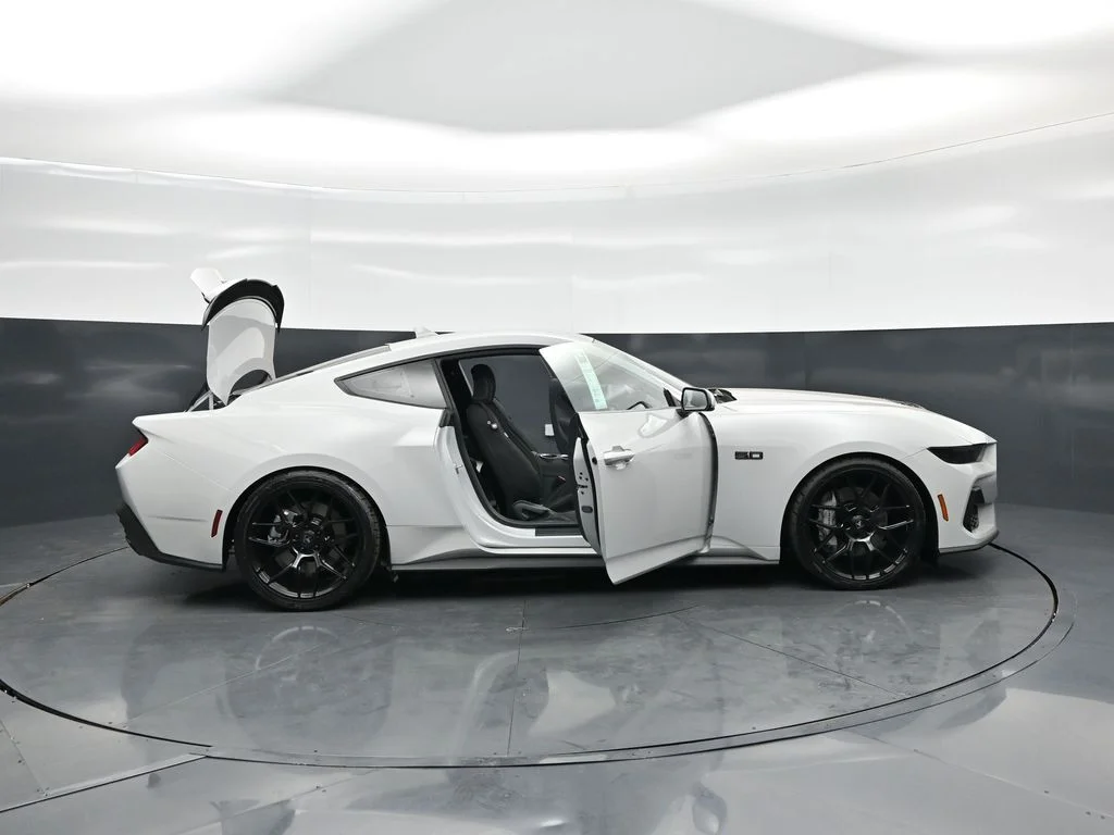 New 2026 Avalanche Gray Ford GT image 4