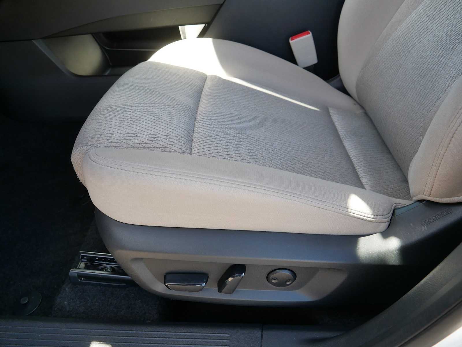 2025 Nissan Rogue SV - Photo 20
