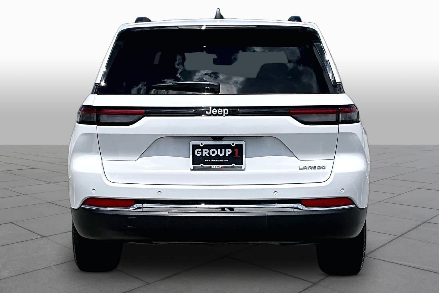 Used 2025 Bright White Clearcoat Jeep Laredo X image 5