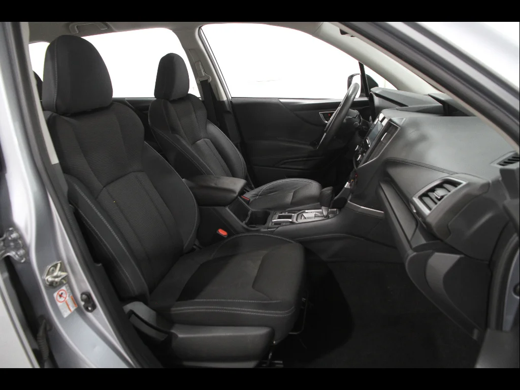 Used 2019 Ice Silver Metallic Subaru Base image 17