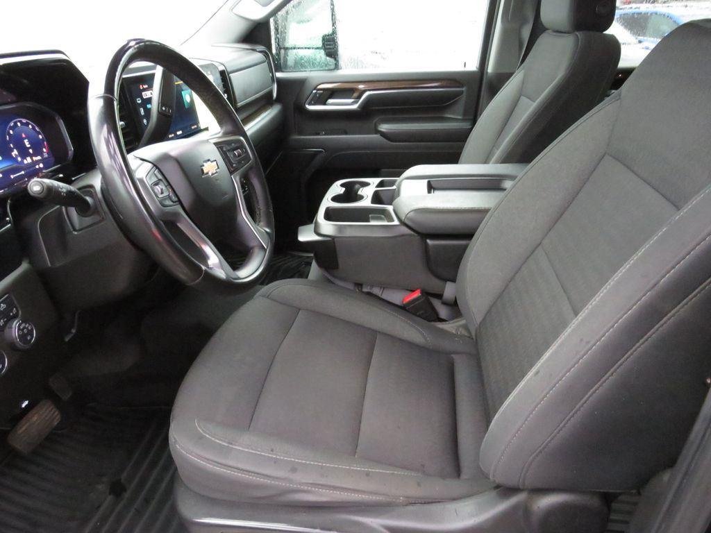 Used 2024 Black Chevrolet LT image 17
