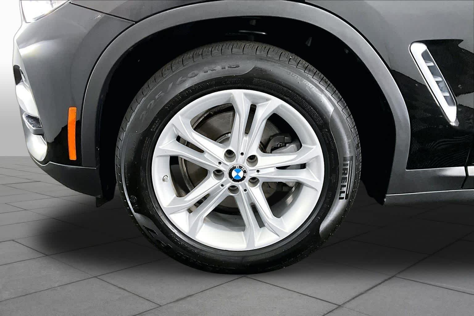 Used 2018 Jet Black BMW xDrive30i image 11