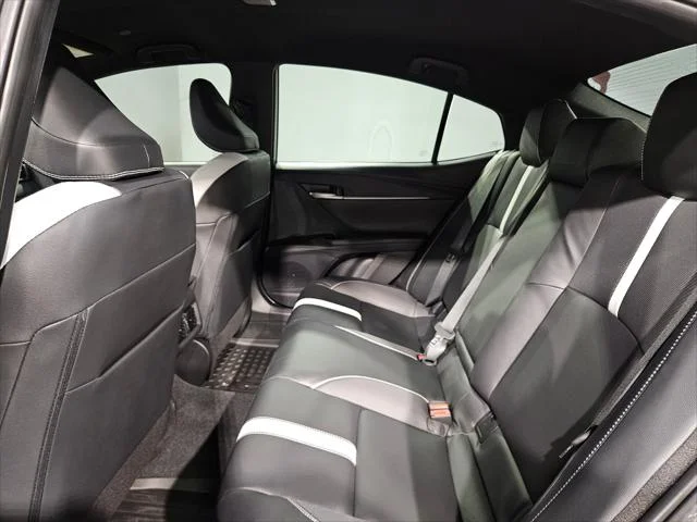Certified Used 2025 PRECIOUS METAL Toyota  image 35