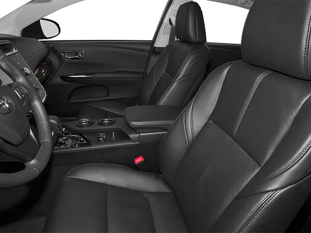 Used 2013 Classic Silver Metallic Toyota XLE image 11
