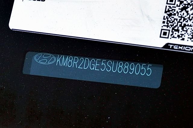 Used 2025 Silver Hyundai SEL image 34