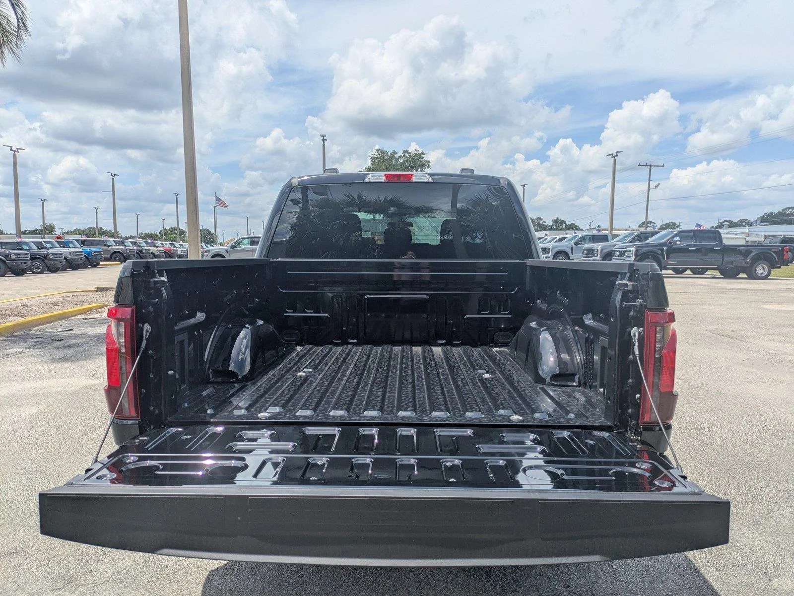 New 2026 Agate Black Metallic Ford XLT image 13