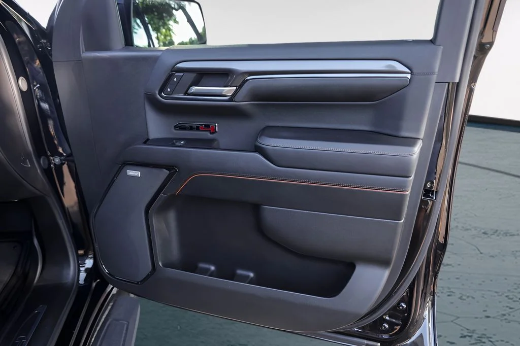 Used 2024 Black GMC AT4 image 31