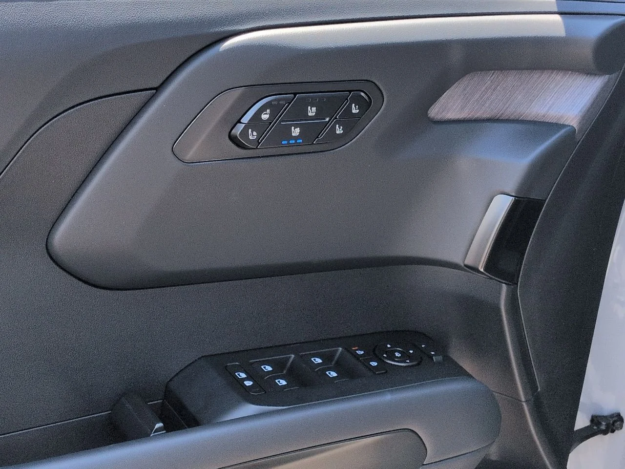 New 2027 Wolf Gray Kia X-Line SX Prestige image 24