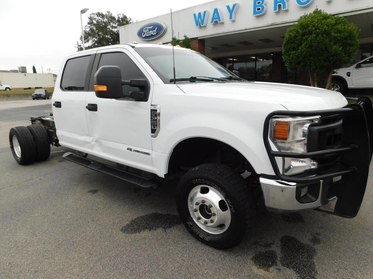 Used 2022 White Ford XL 4WD Crew Cab 179 in WB 60 in CA image 2
