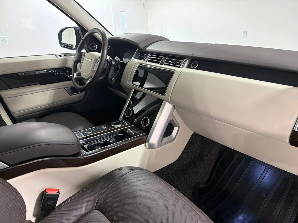 Used 2020  Land Rover HSE image 24