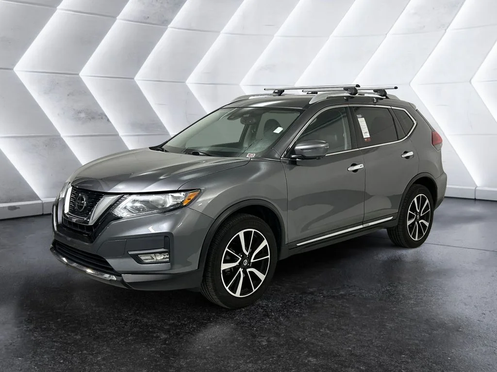 Used 2019 Gray Nissan SL image 3
