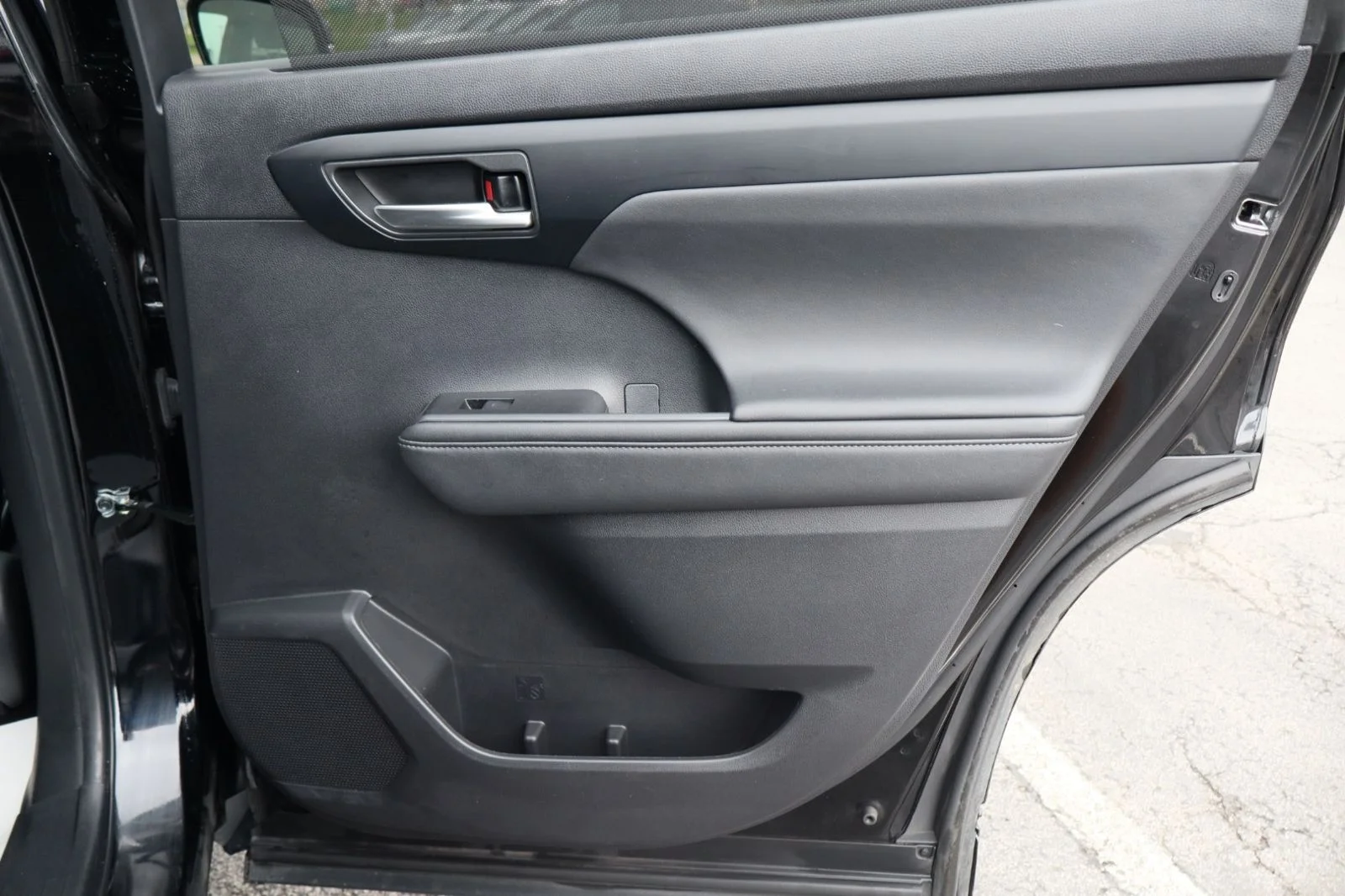 Used 2023 Midnight Black Metallic Toyota XLE image 38