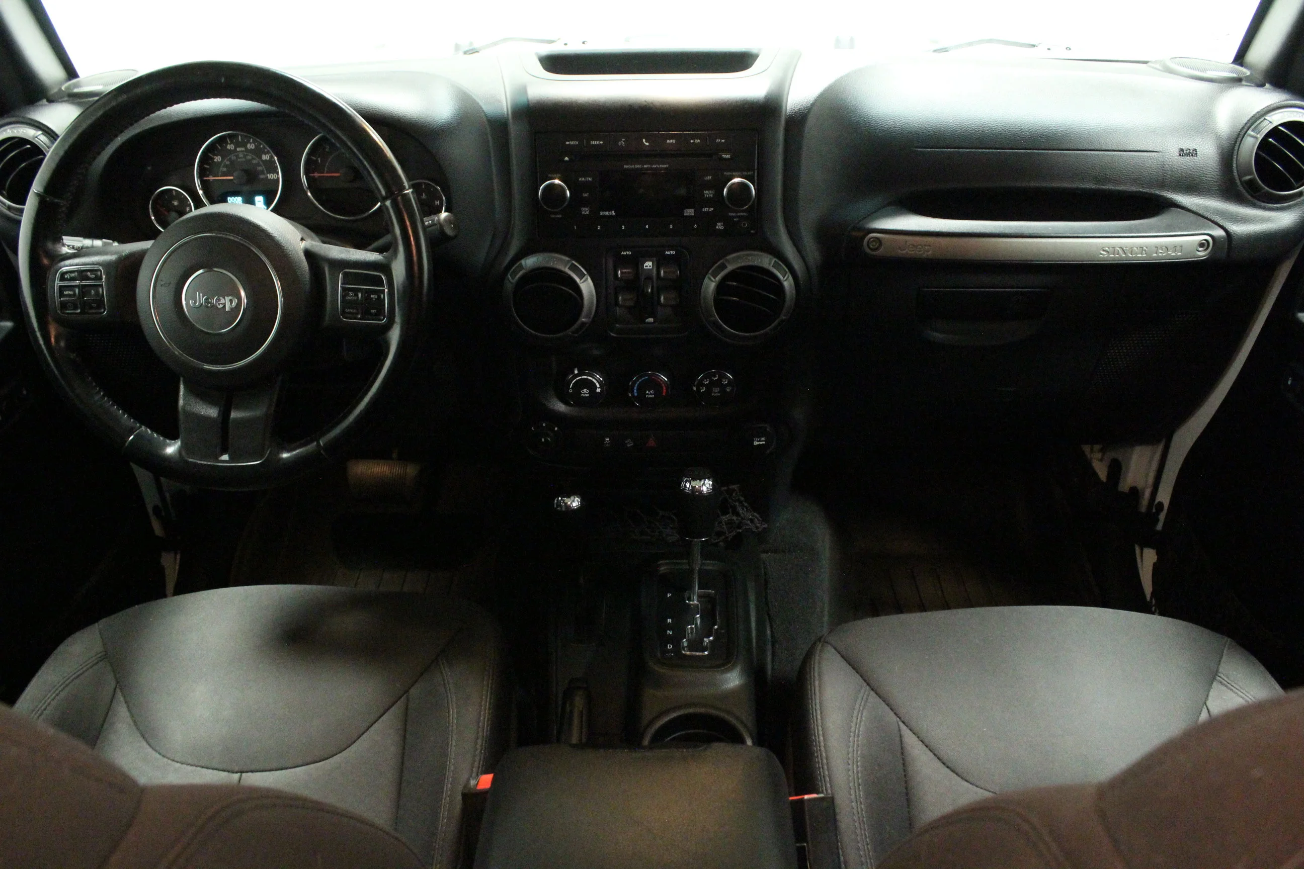 Used 2018 Bright White Clearcoat Jeep Sport image 18
