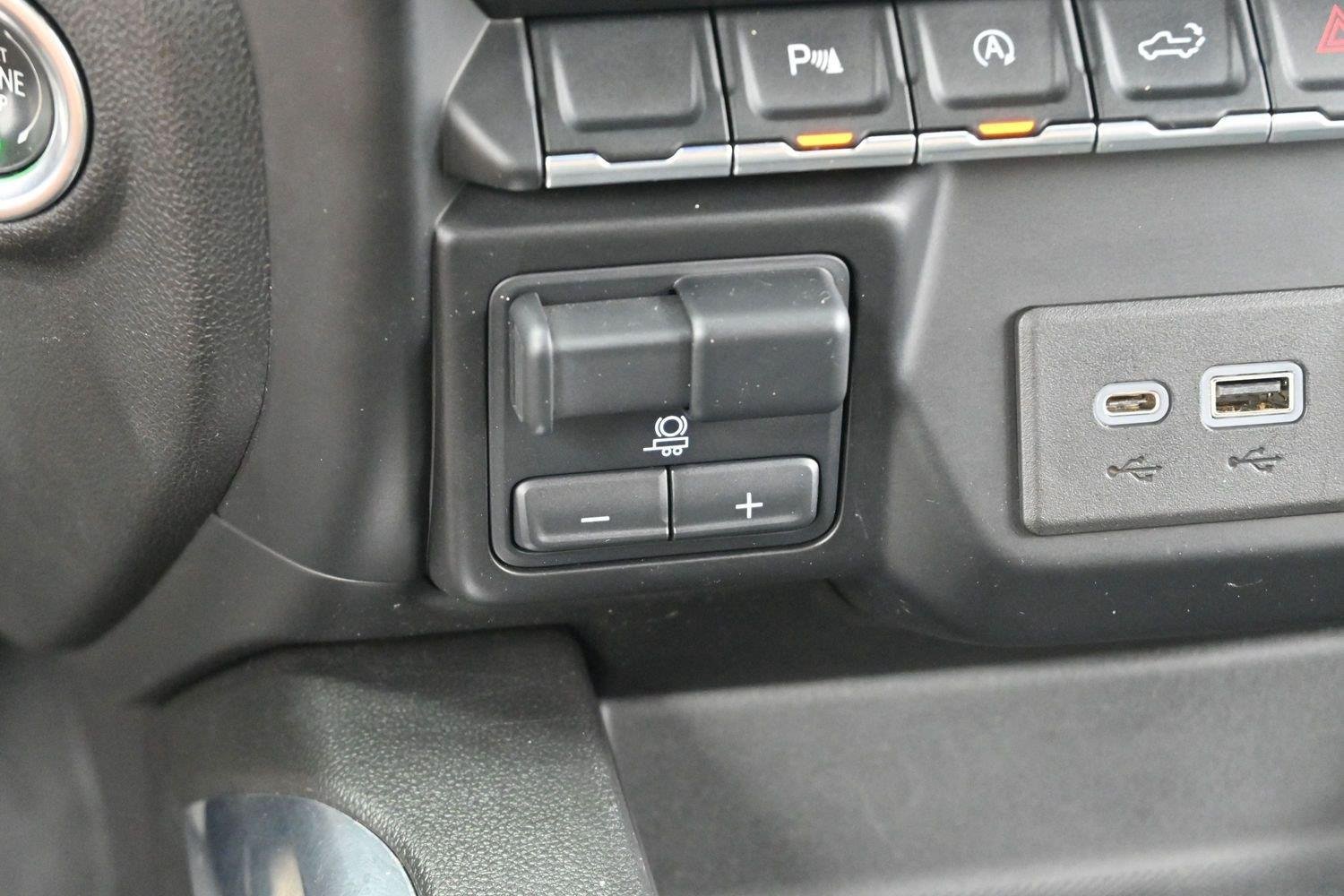 Used 2020 SILVER ICE METALLIC Chevrolet RST image 25