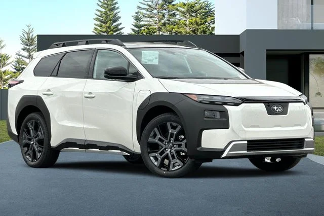 New 2026 CRYSTAL WHITE PEARL Subaru Touring image 2