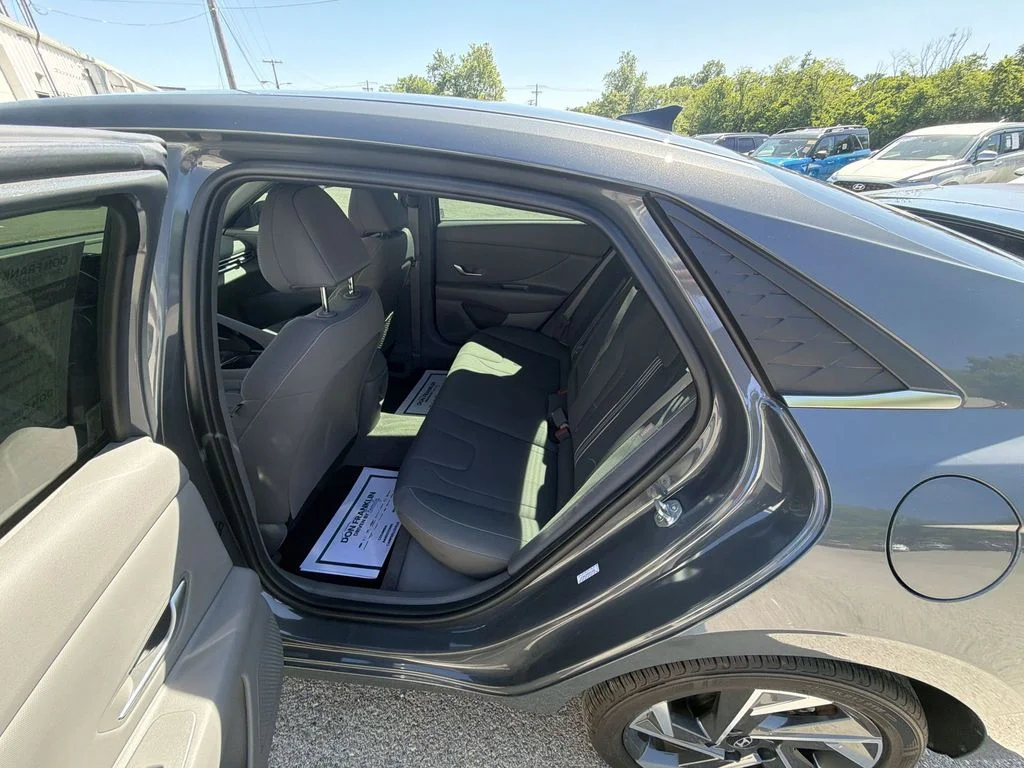 Used 2024 Gray Hyundai SEL image 23