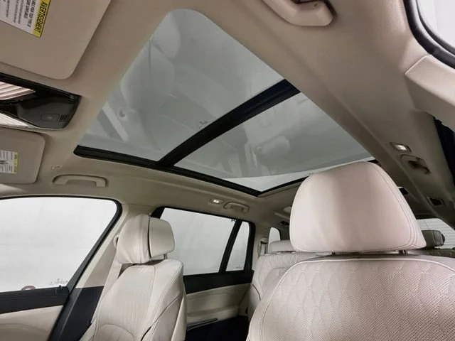 New 2027 Mineral White Metallic BMW xDrive40i image 22