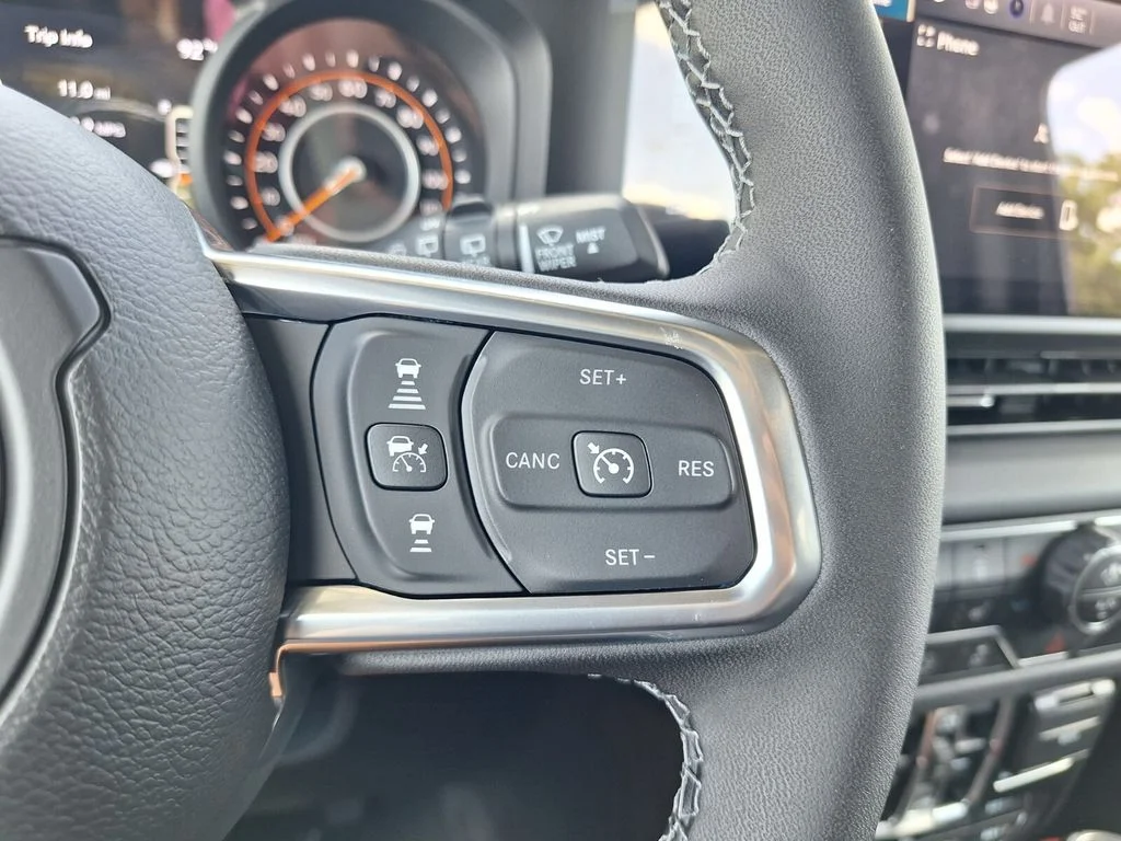 2025 Jeep Wrangler 4-Door Sahara - Photo 21