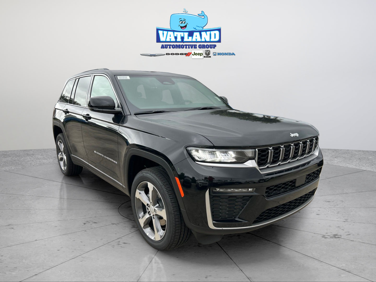 New 2026 Diamond Black Crystal Pearlcoat Jeep Limited image 7
