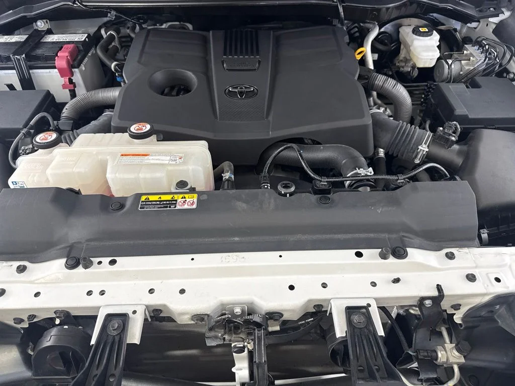 Used 2023 White Toyota SR5 image 19