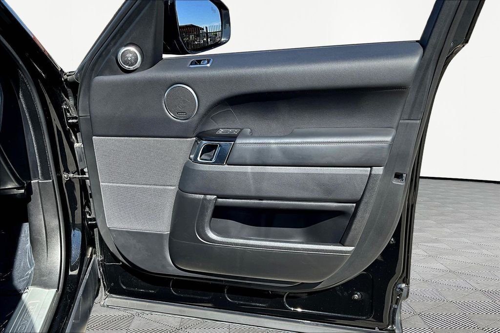 Used 2020  Land Rover HSE image 29