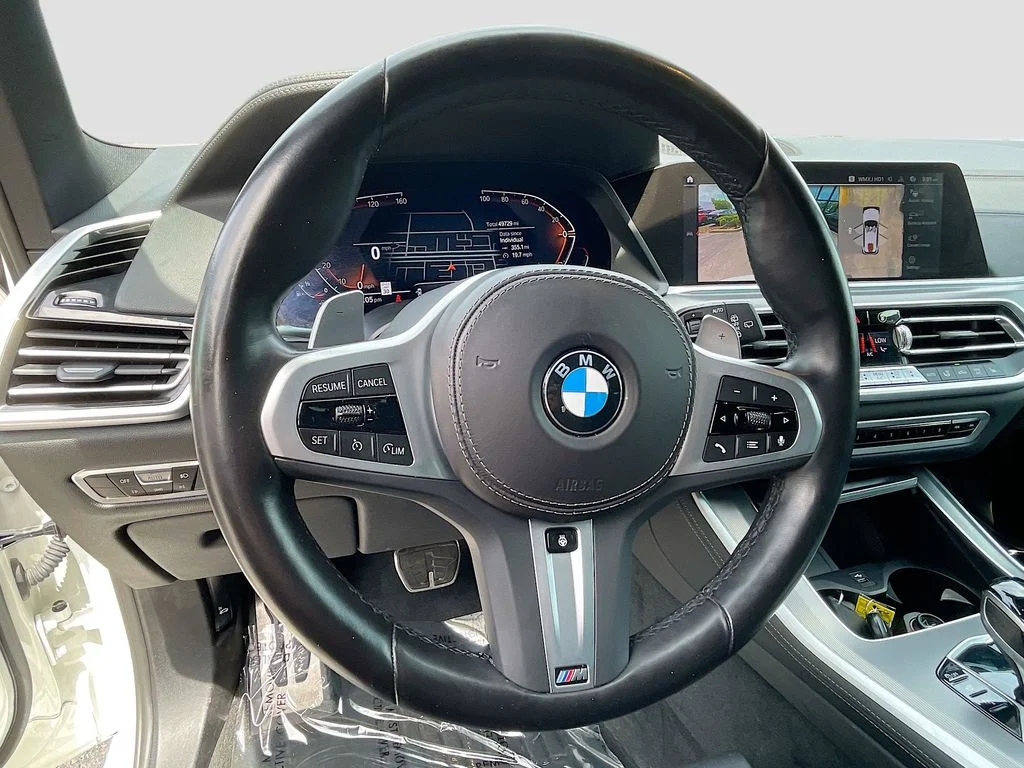 Used 2022 White BMW xDrive40i image 11