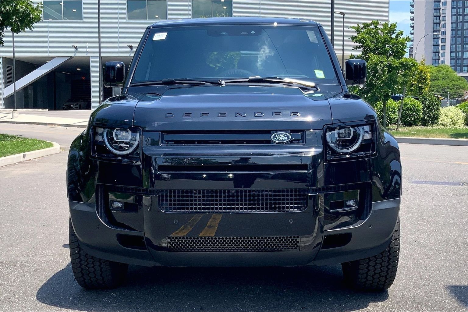 New 2026 Santorini Black LAND ROVER S image 3