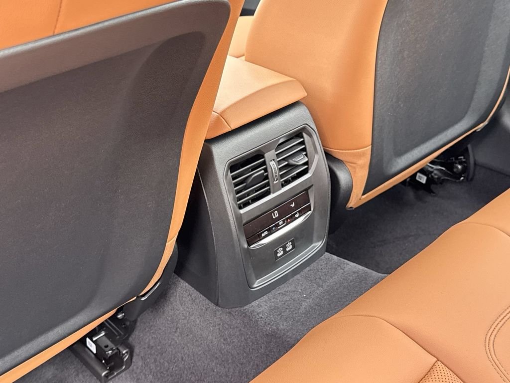 New 2026 Black Sapphire Metallic BMW 330i xDrive image 23