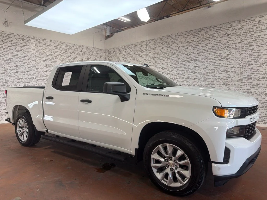 Used 2022 Summit White Chevrolet Custom image 1