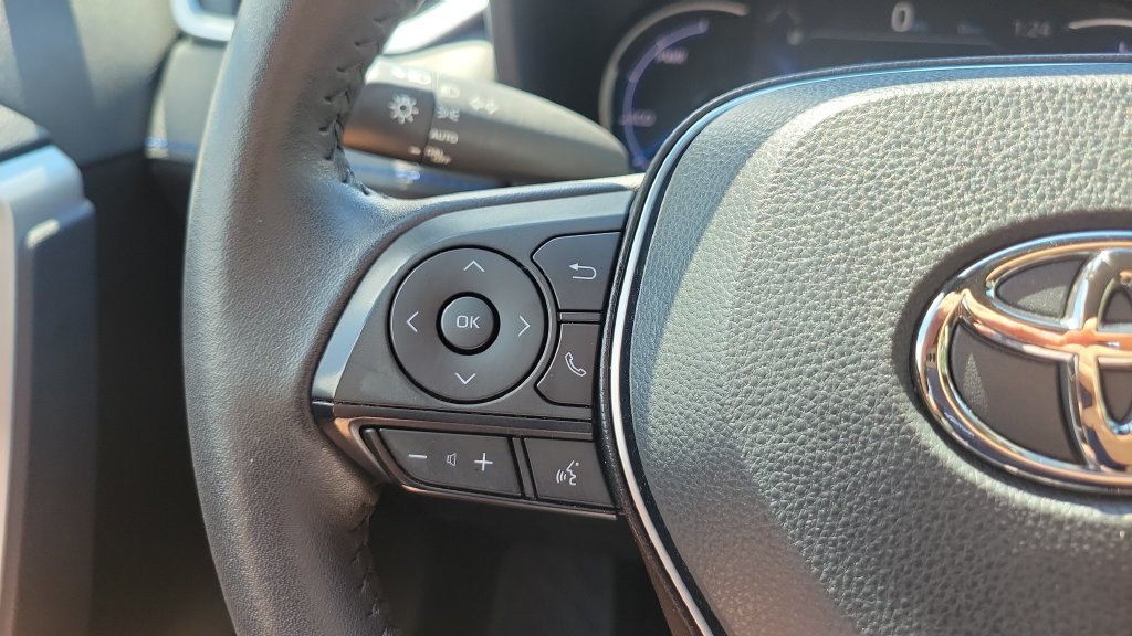 2025 Toyota RAV4 SE - Photo 20