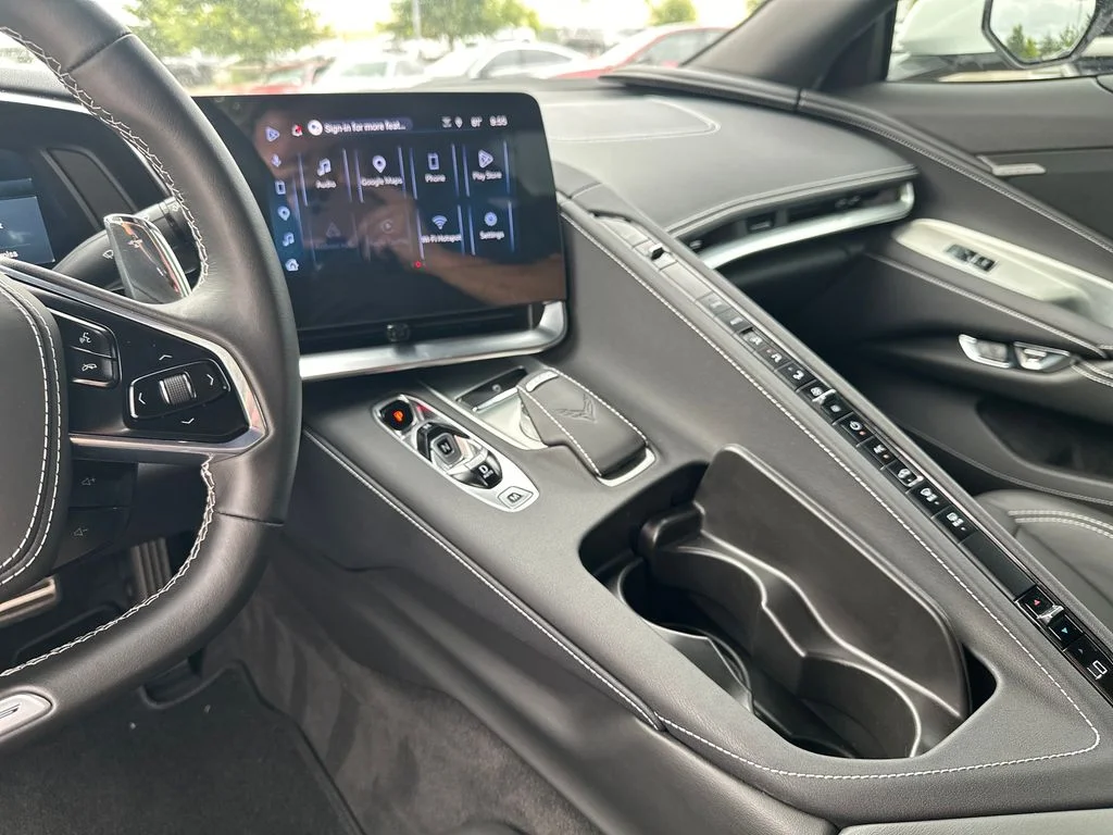 Used 2025 White Chevrolet Z06 image 23