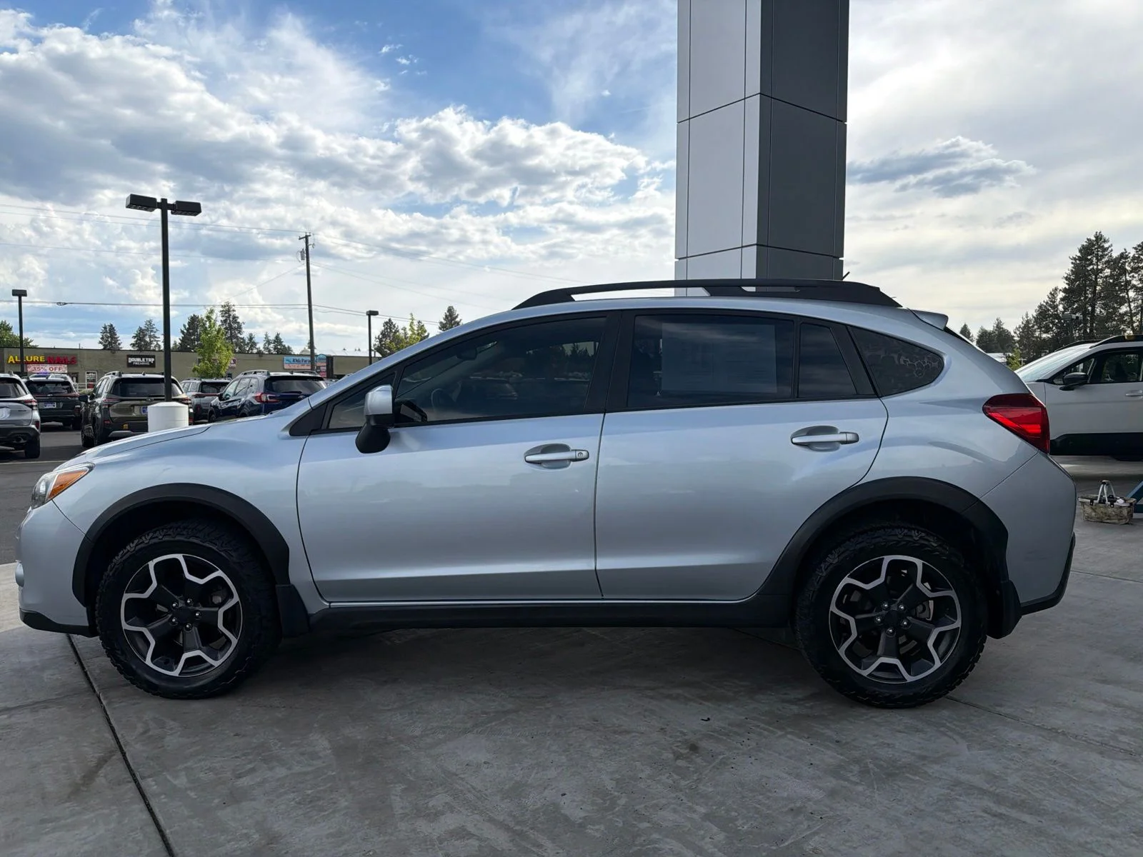 Used 2014 Ice Silver Metallic Subaru 2.0i Premium image 6