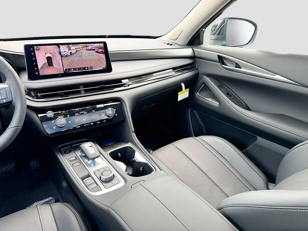 New 2027 MINERAL BLACK INFINITI Luxe FWD image 25