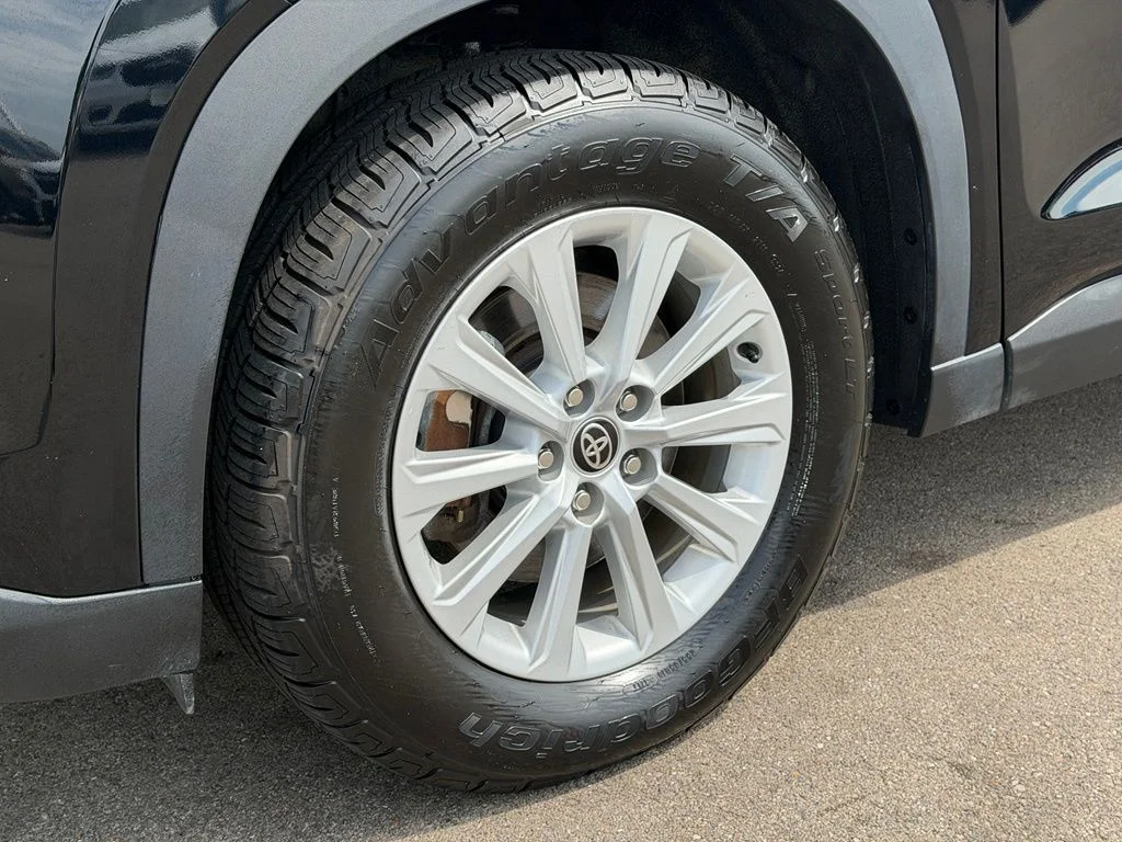 Used 2025 Black Toyota XLE image 25