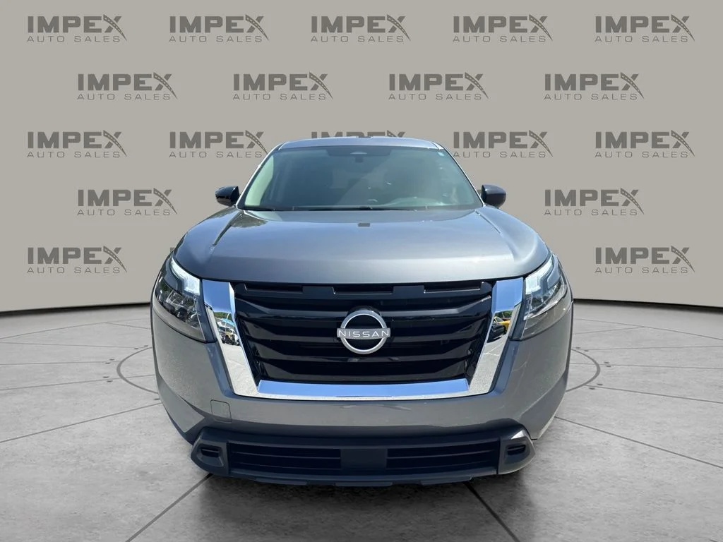 Used 2025 Gray Nissan S image 8
