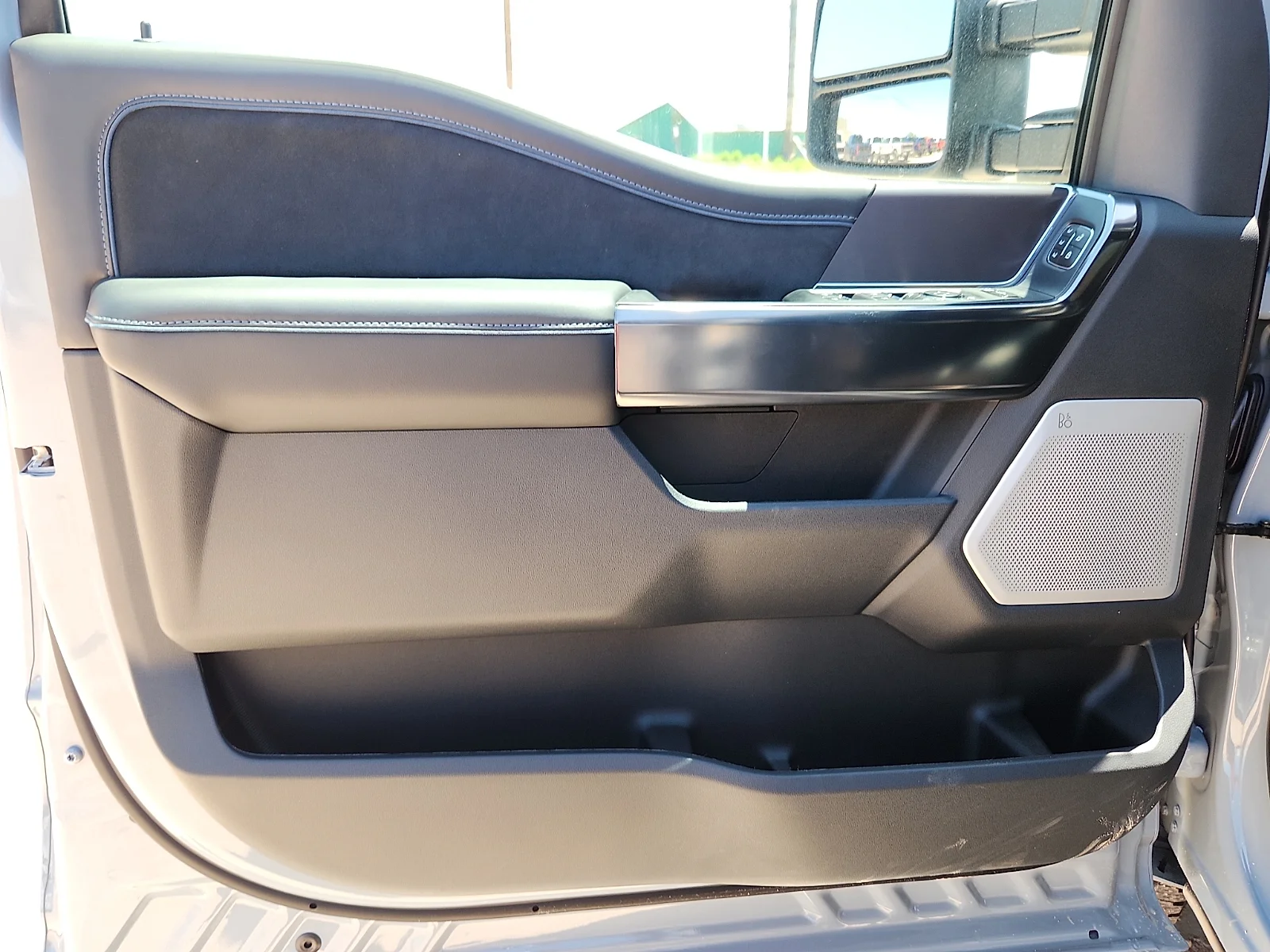 New 2026 Glacier Gray Metallic Tri-Coat Ford F-250® Platinum® image 14